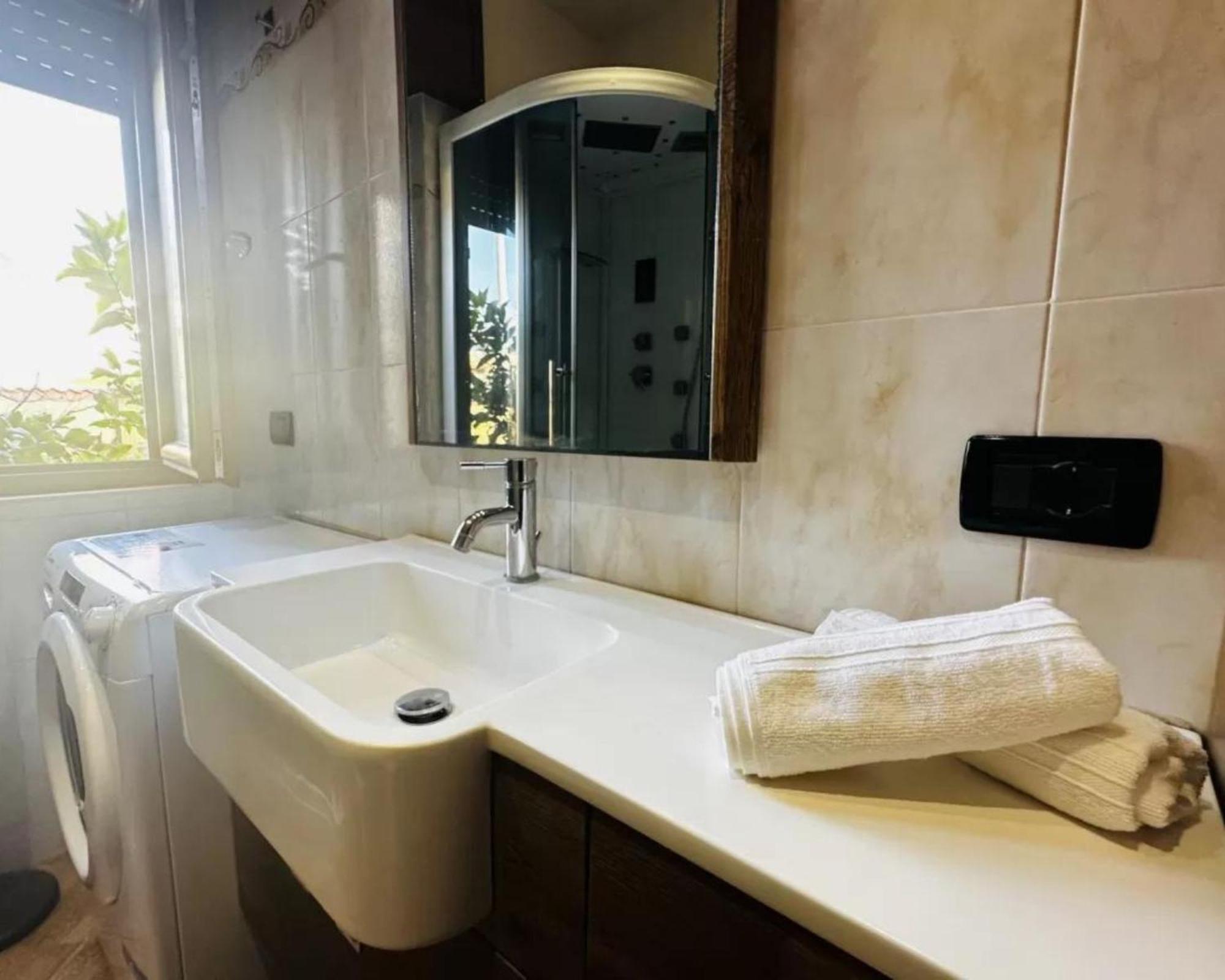Romano House Fiumicino Luaran gambar